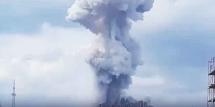 دارالعلوم حقانیہ اکوڑہ خٹک کی مسجد میں خودکش دھماکا، مولانا حامد الحق سمیت 4 افراد شہید