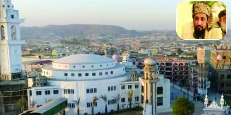 دارالعلوم حقانیہ اکوڑہ خٹک کی مسجد میں خودکش دھماکا، مولانا حامد الحق سمیت 4 افراد شہید