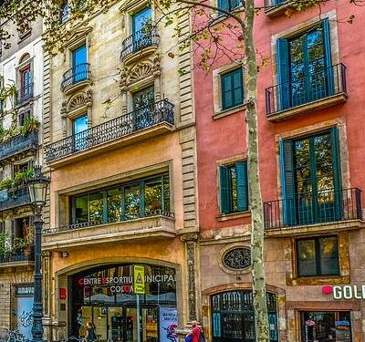 گوگل میپس کو فالو کرنے والا شخص تالاب میں جا پہنچا، ویڈیو وائرل