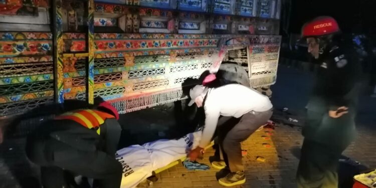 ڈیرہ غازیخان: پل غازی گھاٹ پر خوفناک حادثہ چار افراد جاں بحق، ایک شدید زخمی