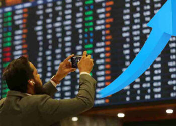 پاکستان سٹاک مارکیٹ میں کاروبار کا مثبت زون میں آغاز