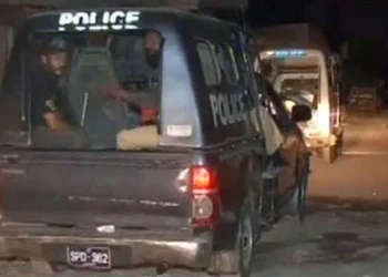 کراچی: قائد آباد میں پولیس کیمپ پر کریکر حملہ، راہ گیر اور 3 اہلکار زخمی