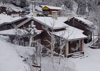 ملک کے مختلف حصوں میں بارش، بالائی علاقوں میں برفباری کی شدت