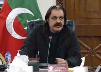 پی ٹی آئی پشاور کے اجلاس میں کے پی حکومت کی کارکردگی پر اظہار عدم اطمینان، احتجاج کا عندیہ