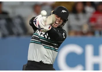 تیسرا ٹی ٹوئنٹی: پاکستان کیخلاف نیوزی لینڈ کی بیٹنگ جاری