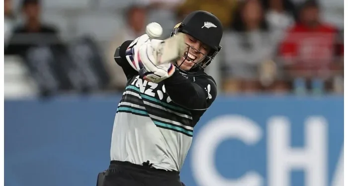 تیسرا ٹی ٹوئنٹی: پاکستان کیخلاف نیوزی لینڈ کی بیٹنگ جاری