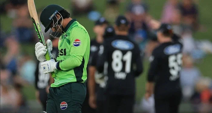 پہلا ون ڈے: نیوزی لینڈ نے پاکستان کو 73 رنز سے شکست دے دی