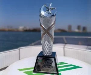 پی ایس ایل 10 کی ٹرافی کی کھلے سمندر میں منفرد انداز میں رونمائی