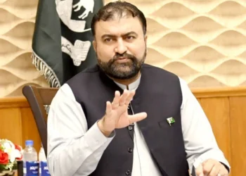 جتھے شاہراہیں بند کردیتے ہیں، سڑکیں کھلوانے میں نااہلی دکھانے والے ڈی سیز کو ہٹایا جائے گا: سرفراز بگٹی