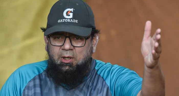 ثقلین مشتاق کا بھارت کو پاکستان سے مقابلے کا چیلنج، نئی بحث چھڑ گئی