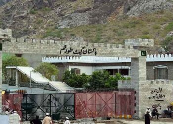 پاک افغان طورخم تجارتی گزرگاہ 11 ویں روز بھی بند، متنازع حدود میں تعمیرات پربارڈر پر صورتحال کشیدہ