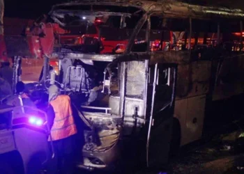 قلات کے قریب 2 بسیں ٹکرا گئیں ، حادثے میں 5 مسافر جاں بحق، 20 زخمی