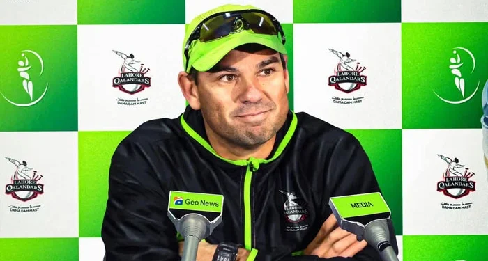 لاہور قلندرز نے ڈیرن گف کی جگہ کسے نیا ہیڈ کوچ مقرر کیا ہے؟