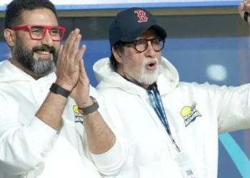 امیتابھ اور ابھیشیک بچن ہاتھوں میں 2 گھڑیاں کیوں پہنتے ہیں؟ اداکار نے دلچسپ وجہ بتادی