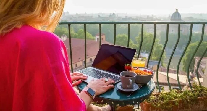 ورک فرام ہوم کرنے والوں کو خوش آمدید کہنے والے 10 بہترین ممالک