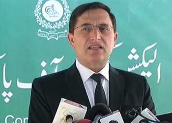 مخصوص نشستیں ہمارا حق، الیکشن کمیشن آئینی ذمہ داری نبھانے میں ناکام ہوگیا: بیرسٹر گوہر