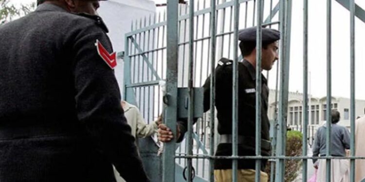 یوم پاکستان اور عید پر قیدیوں کی سزاؤں میں 180 دن کی کمی