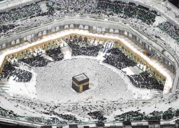 مسجدالحرام، مسجد نبویﷺ میں شب قدر کی تلاش میں عبادات، 25 لاکھ سے زائد زائرین کی شرکت