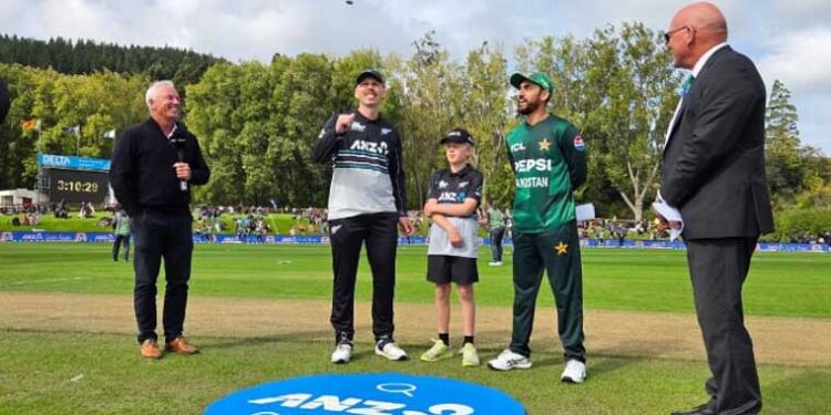 آخری ٹی 20: نیوزی لینڈ کا پاکستان کیخلاف ٹاس جیت کر باؤلنگ کا فیصلہ