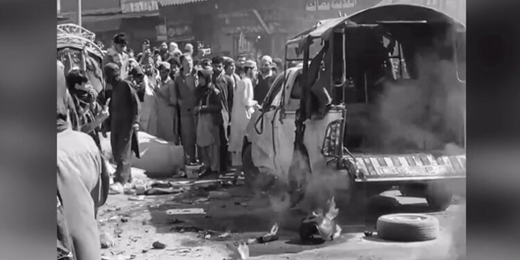 کوئٹہ: پولیس کی گاڑی کے قریب دھماکا، 2 افراد جاں بحق، 21 زخمی