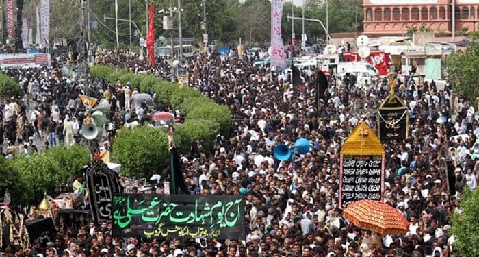 کراچی: یوم شہادت حضرت علیؓ پر ڈبل سوای پر پابندی، جلوس کی گزرگاہ کنٹینر لگا کر بند