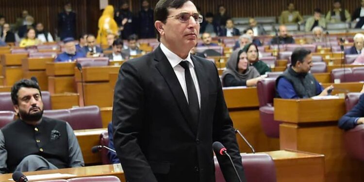 ملک دہشتگردی کی لپیٹ میں ہے ہمیں ایک ہونا چاہیے: بیرسٹر گوہر