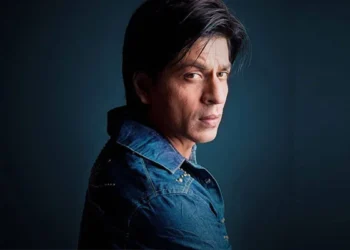 گھر میں دال میں زیادہ پانی ڈالا جاتا تھا تاکہ 4 لوگ کھانا کھاسکیں: شاہ رخ کی مشکل دنوں پر گفتگو کی ویڈیو وائرل