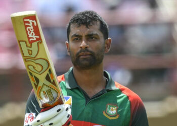 سابق بنگلہ دیشی کپتان تمیم اقبال دوران میچ دل کا دورہ پڑنے پر اسپتال منتقل