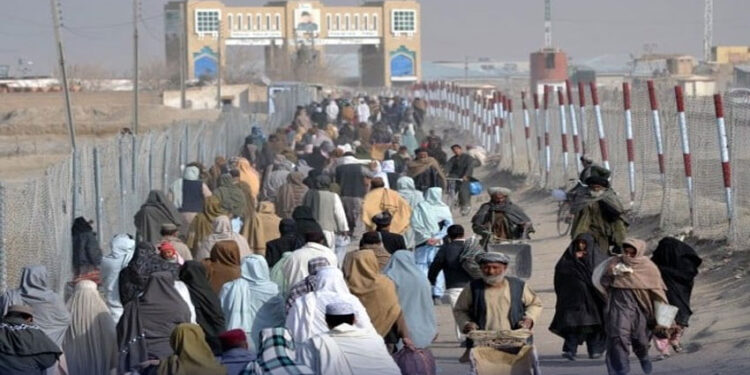 غیر قانونی، غیر ملکی اور افغان سٹیزن کارڈ ہولڈرز کے انخلا میں 12 دن باقی