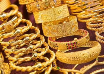 سونے کے عالمی ومقامی ریٹس تاریخ کی بلندترین سطح سے نیچے آگئے