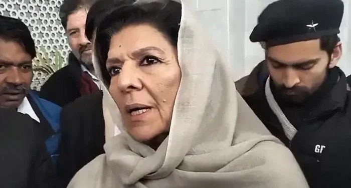 بانی پی ٹی آئی کی بہن علیمہ خان نے اپنے بھائی کو مکمل صحت مند قرار دےد یا۔