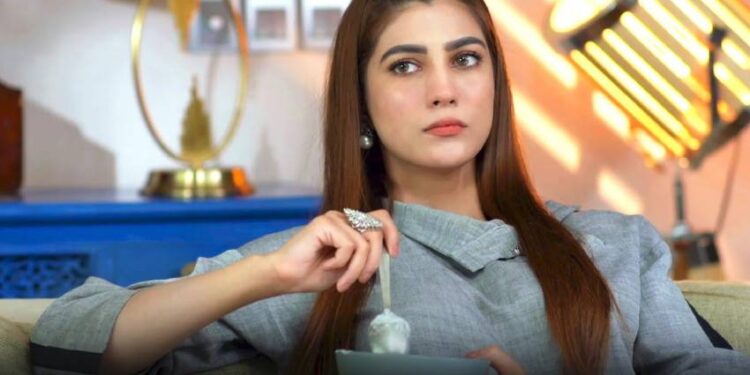 اداکارہ نازش جہانگیر کو گرفتار کرکے عدالت میں پیش کرنے کا حکم