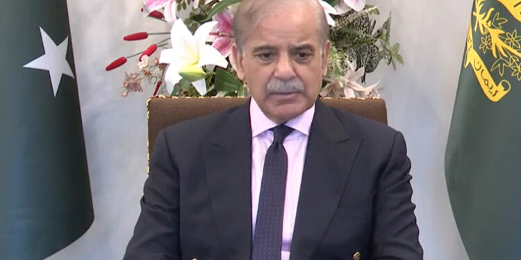 انسانی سمگلرز پاکستان کی بدنامی کا باعث بنے، کالا دھندا مکمل بند ہونا چاہیے: وزیراعظم