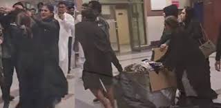 کسٹمز اہلکاروں کا 3 خواتین مسافروں پر تشدد، مقدمہ درج کرواکرگرفتار کرادیا