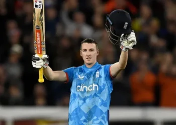 انگلینڈ نے 26 سالہ نوجوان کرکٹر کو ون ڈے اور ٹی ٹوئنٹی ٹیم کا نیا کپتان مقرر کر دیا