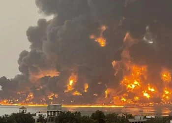 یمن کی تیل بندرگاہ پر امریکی فضائی حملہ، 38 افراد جاں بحق، 102 زخمی