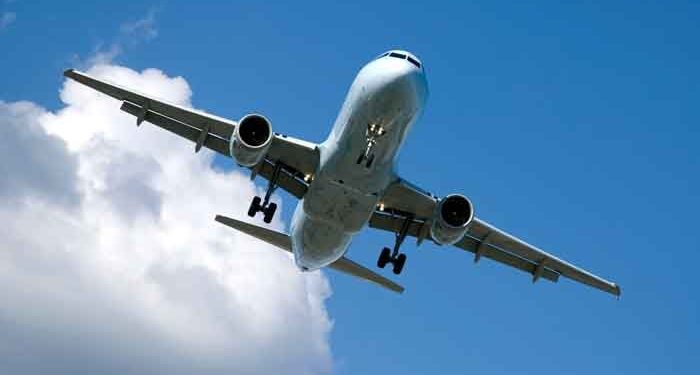 خاتون مسافر کی طبیعت خراب، دبئی سے ڈھاکہ جانیوالے طیارے کی کراچی میں ایمرجنسی لینڈنگ