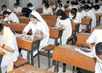 کراچی: 28 اپریل سے شروع ہونیوالے انٹرمیڈیٹ کے امتحانات مؤخر