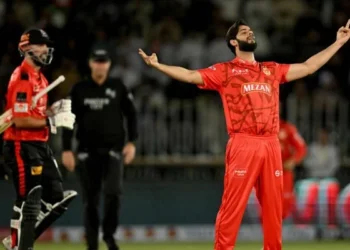 پی ایس ایل 10 کے افتتاحی میچ میں اسلام آباد یونائیٹڈ نے لاہور قلندرز کو 8 وکٹوں سے ہرا دیا