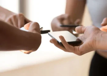 وہ ضروری کام جو پرانے اسمارٹ فون فروخت کرنے سے قبل کرنا کبھی مت بھولیں