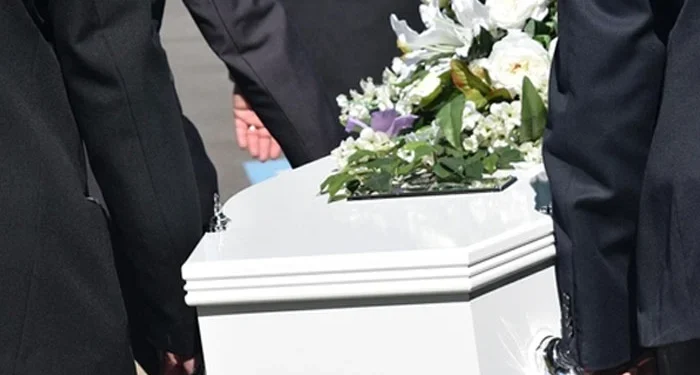 آخری رسومات کے اخراجات سے بچنے کیلئے بیٹے نے والد کی لاش الماری میں چھپا دی