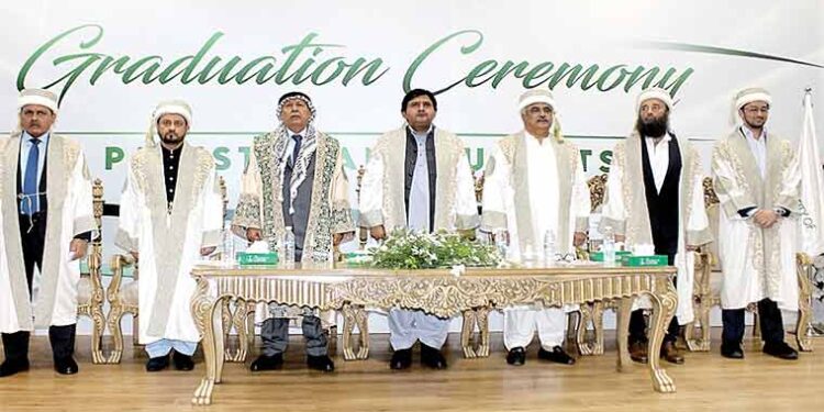 دی یونیورسٹی آف لاہور میں فلسطینی طلبا کی بی ڈی ایس گریجوایشن تقریب