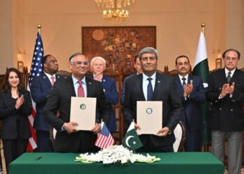 آرمی چیف سے امریکی وفد کی ملاقات، آئی ٹی کے شعبہ میں تعاون کے ایم او یوز پر دستخط