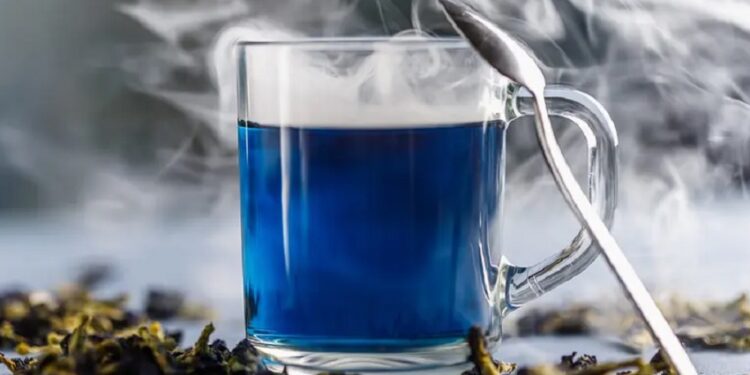 کالی اور نہ سبز بلکہ نیلی چائے، آخر یہ کیا ہے؟