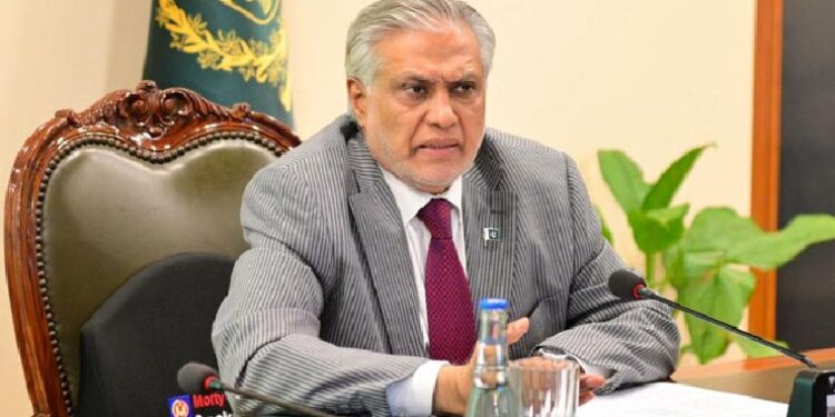 اسحاق ڈار کا 8 ممالک کے وزرائے خارجہ سے رابطہ، بھارتی یکطرفہ اقدامات سے آگاہ کیا