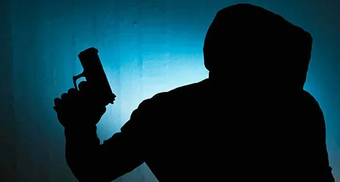 لاہور میں ڈکیتی کی انوکھی واردات، لٹنے والا شہری خود ڈاکو کو گھر لے گیا