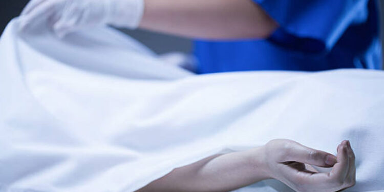 شہداد کوٹ میں خاتون اسکول ٹیچر قتل، پولیس اہلکار کیخلاف مقدمہ درج