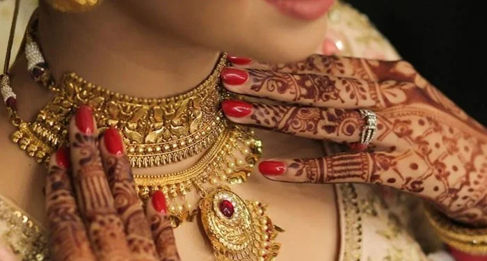 ملک میں سونےکی قیمت نئی ریکارڈ بلندی پر پہنچ گئی