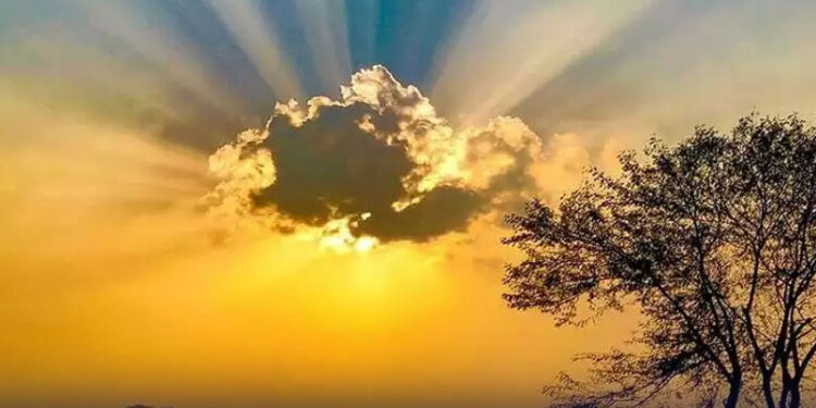 ہیٹ ویوو الرٹ جاری، درجہ حرارت 4 سے 7 ڈگری زیادہ ہوگا