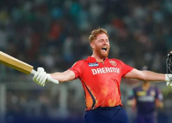 بلے اور گیند کے درمیان توازن کی کمی، آئی پی ایل میں ‘غیر قانونی بلے’ سے کھیلنے کا انکشاف